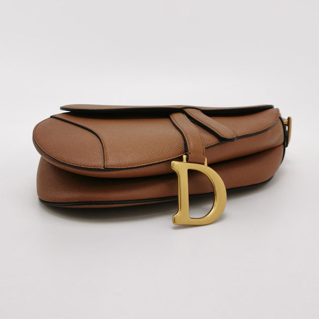 Dior Saddle 2022 Medium Tan Brown Grained Calfskin Leather Bag with Strap