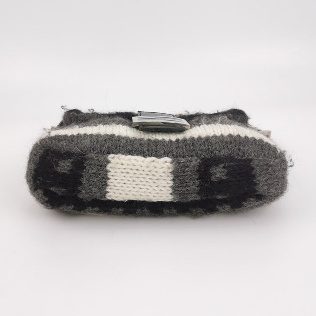 Fendi Baguette Bag Grey and White Wool Knit Shoulder Bag