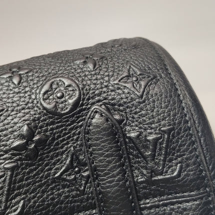 Louis Vuitton Neo Papillon Revelation GM Black Leather Shoulder Bag with Strap