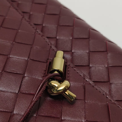Bottega Veneta Andiamo Clutch Small Burgundy Handbag