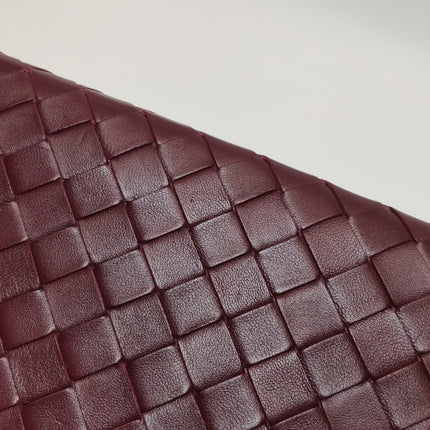 Bottega Veneta Andiamo Clutch Small Burgundy Handbag