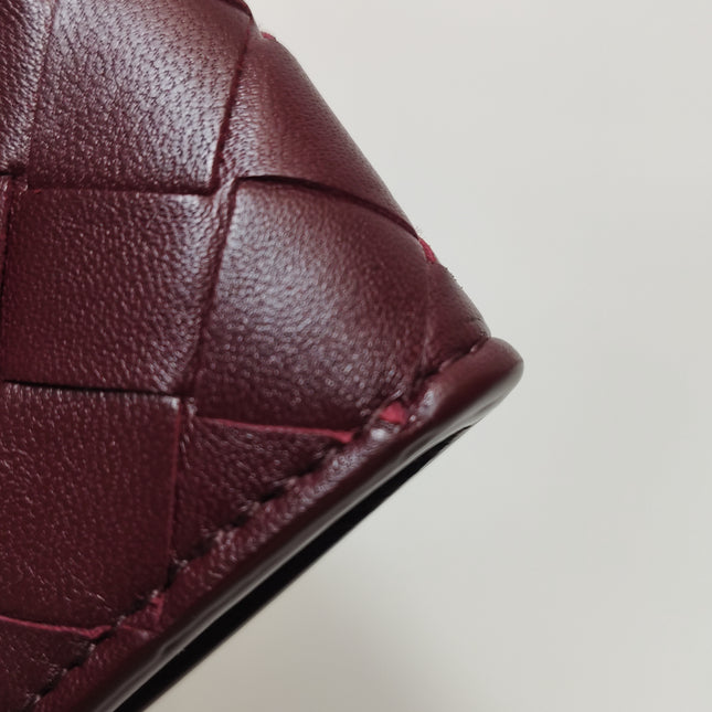 Bottega Veneta Andiamo Clutch Small Burgundy Handbag
