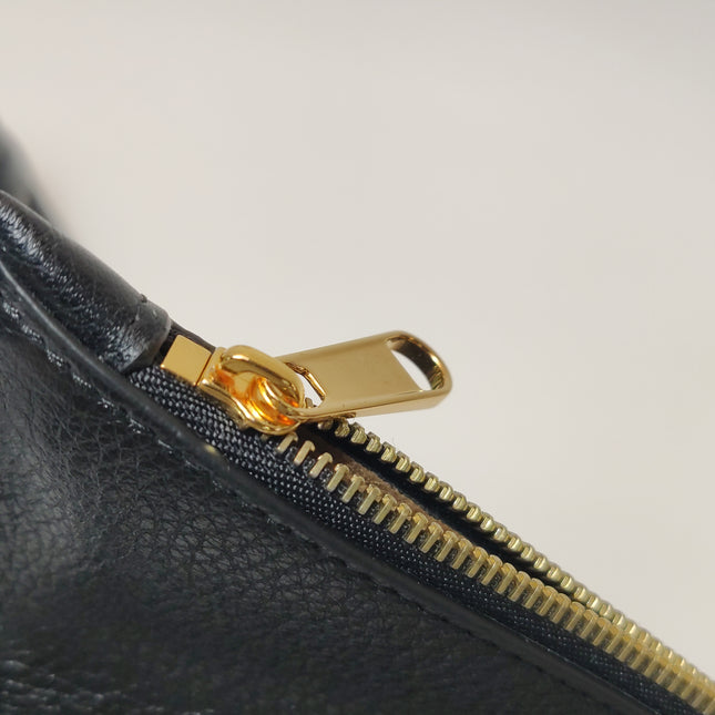 Gucci Softbit Maxi Shoulder Bag Black Calfskin Leather