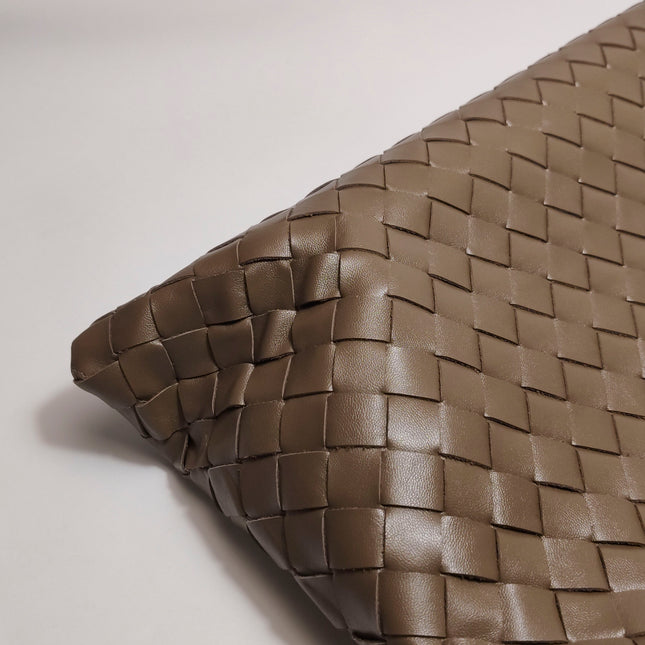Bottega Veneta Hop Hobo Medium Leather Nutty Brown