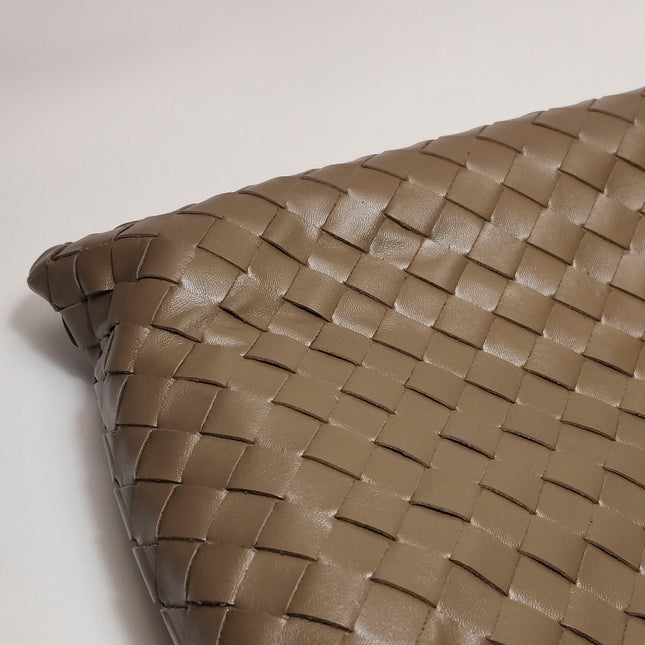 Bottega Veneta Hop Hobo Medium Leather Nutty Brown
