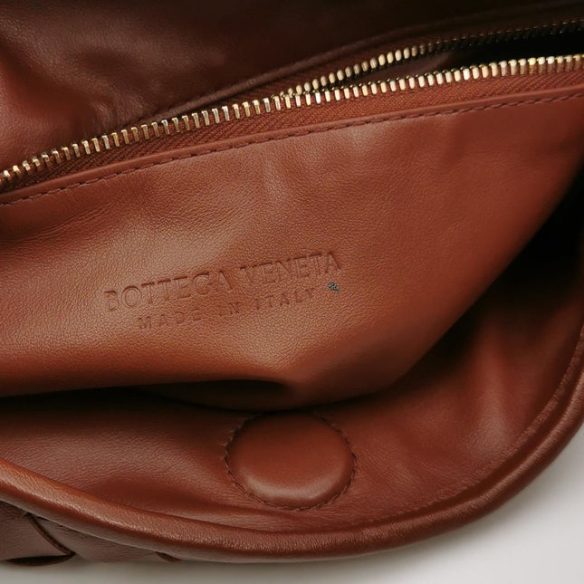 Bottega Veneta Hop Hobo Medium Leather Brick Red 46cm