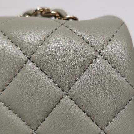 Chanel Classic Flap Rectangulaire Mini Cuir d'Agneau Gris Métal Doré Puce