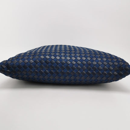 Sac hobo Bottega Veneta Hop grand modèle en cuir et jean Intrecciato bleu marine 55 cm
