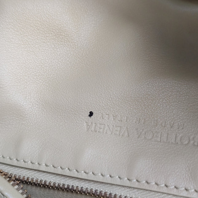 Bottega Veneta Jodie Maxi Lambskin Leather Beige Oats 70cm