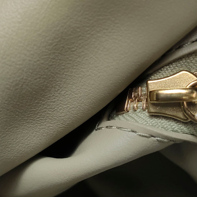 Bottega Veneta Hop Large Leather Travertine Pale Green Hobo Bag