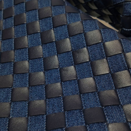 Sac hobo Bottega Veneta Hop en cuir et denim Intrecciato marine 55 cm