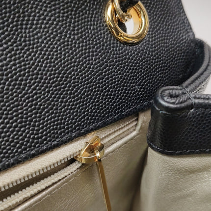Sac à rabat Chanel Captain Gold petit, en cuir caviar noir