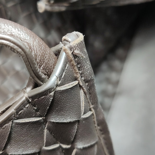 Bottega Veneta Andiamo Large Dark Chocolate Brown Handbag