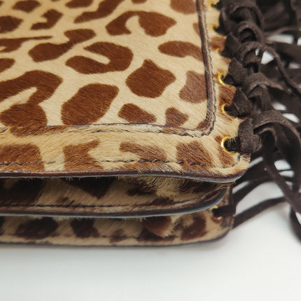 Sac bandoulière Prada Messenger en poulain imprimé léopard avec franges
