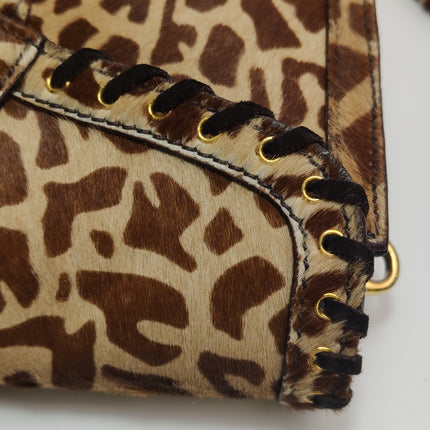 Sac bandoulière Prada Messenger en poulain imprimé léopard avec franges