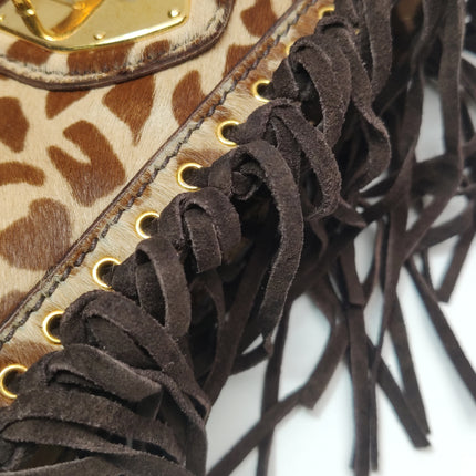 Sac bandoulière Prada Messenger en poulain imprimé léopard avec franges