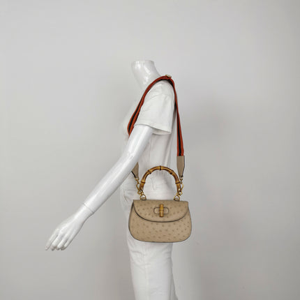 Sac à main Gucci Bamboo 1947 moyen en cuir noir