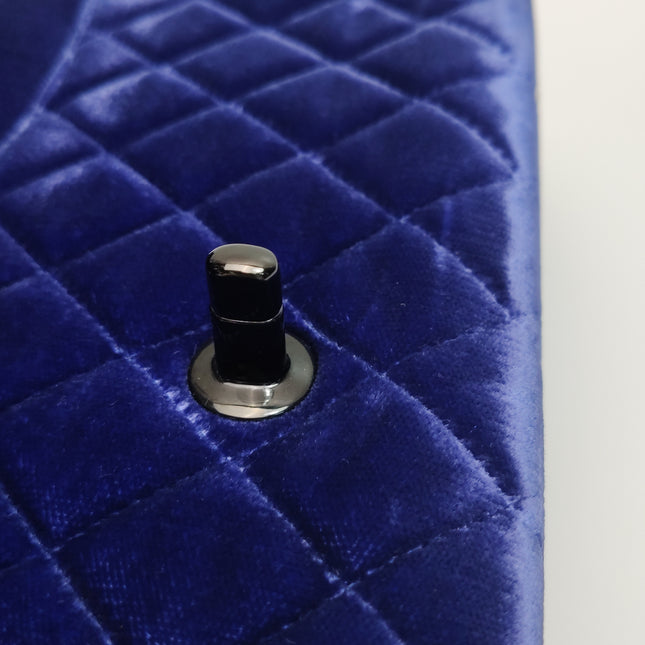 Chanel Classic Flap Medium Velours Bleu Roi Quincaillerie Argentée
