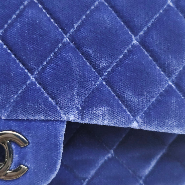 Chanel Classic Flap Medium Velours Bleu Roi Quincaillerie Argentée