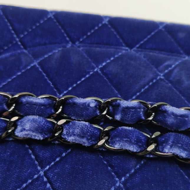 Chanel Classic Flap Medium Velours Bleu Roi Quincaillerie Argentée
