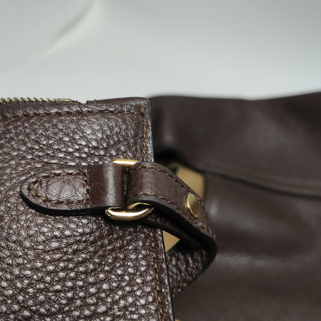 Sac à bandoulière Gucci Softbit Maxi en cuir de veau marron foncé
