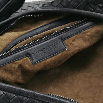 Bottega Veneta Veneta Sac Hobo Maxi en Cuir Noir 52-54cm