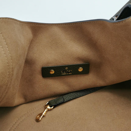 Sac à bandoulière Gucci Softbit Maxi en cuir de veau vert olive 2024