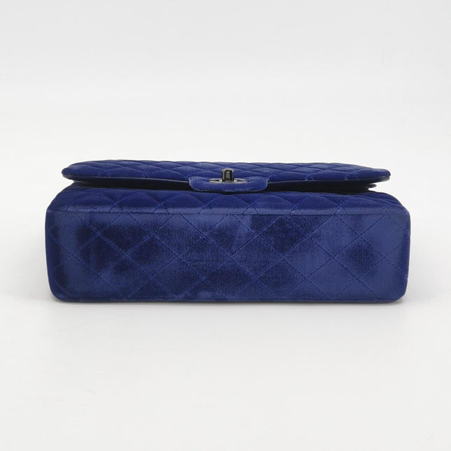 Chanel Classic Flap Medium Velours Bleu Roi Quincaillerie Argentée