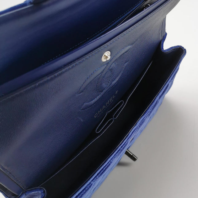 Chanel Classic Flap Medium Velours Bleu Roi Quincaillerie Argentée