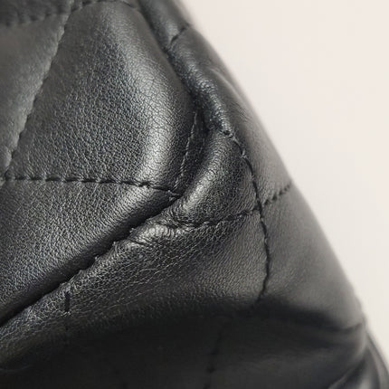 Sac Reporter Chanel Cambon multi-poches, taille moyenne, en cuir de veau noir avec CC noir