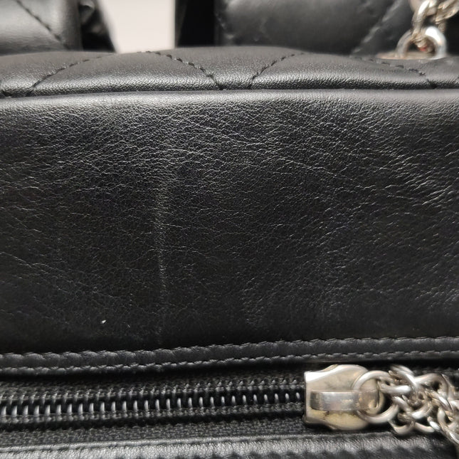 Sac Reporter Chanel Cambon multi-poches, taille moyenne, en cuir de veau noir avec CC noir