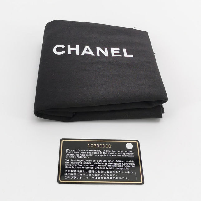 Sac Reporter Chanel Cambon multi-poches, taille moyenne, en cuir de veau noir avec CC noir