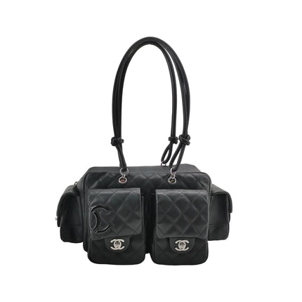 Sac Reporter Chanel Cambon multi-poches, taille moyenne, en cuir de veau noir avec CC noir