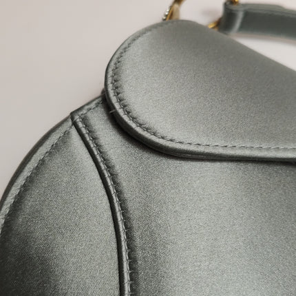Sac Dior Saddle Mini Bleu Gris Soie avec Boucles Incrustées de Cristaux