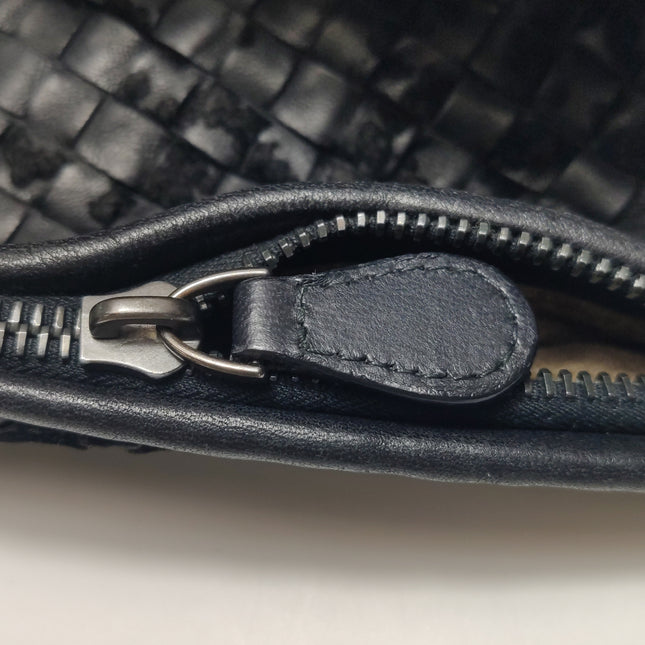 Bottega Veneta Veneta Hobo Maxi Black Leather and Velvet 52cm