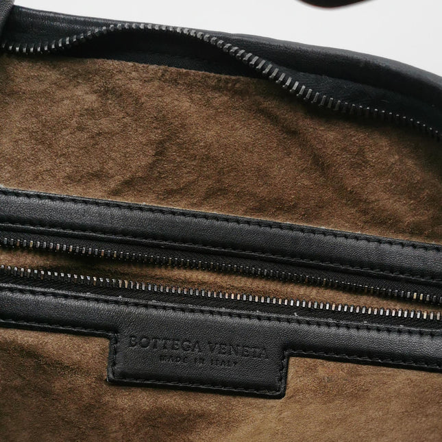 Bottega Veneta Veneta Hobo Maxi Black Leather and Velvet 52cm