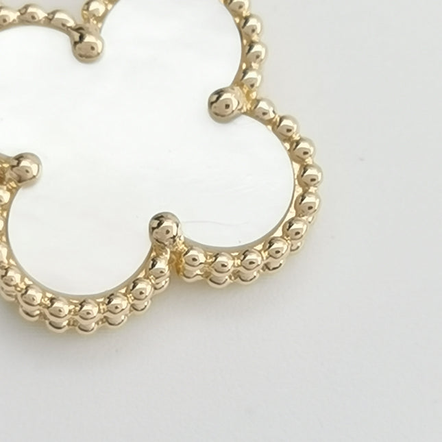 Van Cleef & Arpels Necklace Vintage Alhambra pendant 18k Yellow Gold Mother of Pearl
