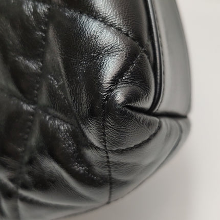 Chanel CC Chunky Chain Small Hobo Bag Black Shiny Crumbled Lambskin Quilted Leather