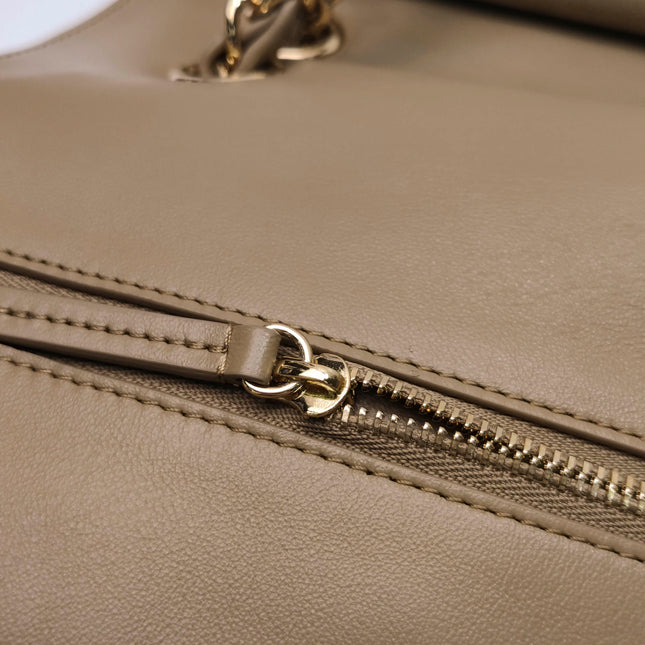 Chanel Classic Flap Medium Cuir Daim Marron Chocolat Foncé HW Argent, 1996-1997