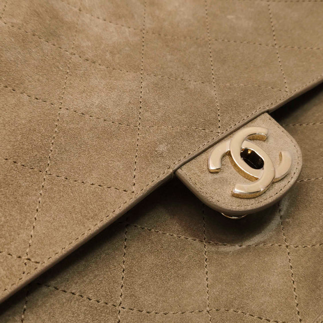 Chanel Classic Flap Medium Cuir Daim Marron Chocolat Foncé HW Argent, 1996-1997