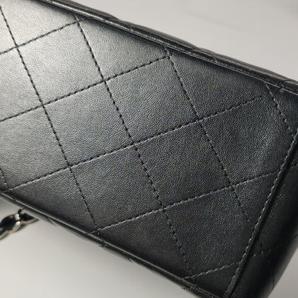 Chanel Classique Grand Modèle Cuir d'Agneau Noir Double Rabat Métal Argenté 2012