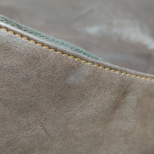 Sac bandoulière Dior Vintage Gaucho grand modèle en cuir rouge