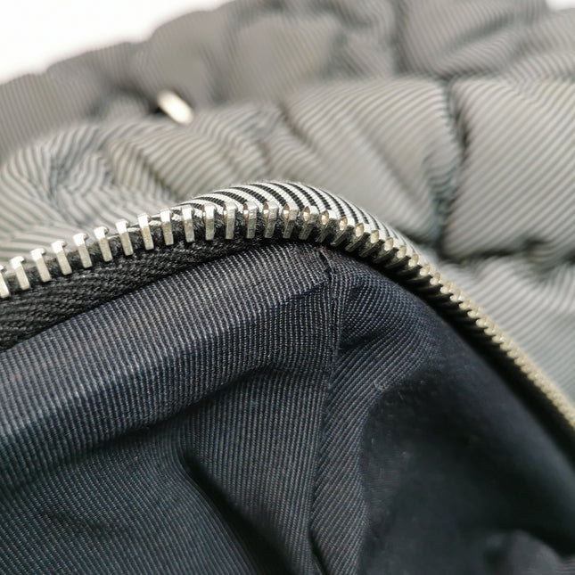 Sac à rabat matelassé à rayures Chanel Bubble Chain, cabas rouge/blanc