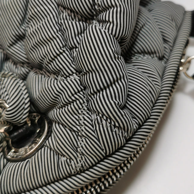Sac à rabat matelassé à rayures Chanel Bubble Chain, cabas rouge/blanc