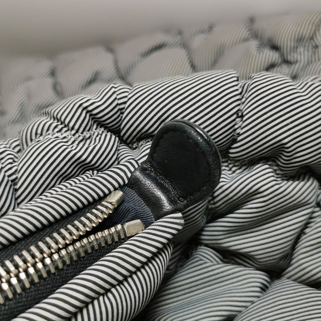 Sac à rabat matelassé à rayures Chanel Bubble Chain, cabas rouge/blanc