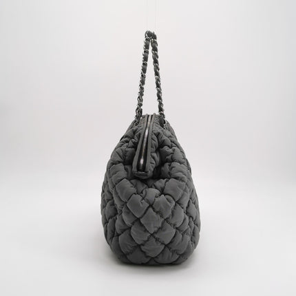 Sac à rabat matelassé à rayures Chanel Bubble Chain, cabas rouge/blanc