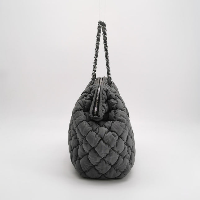 Sac à rabat matelassé à rayures Chanel Bubble Chain, cabas rouge/blanc