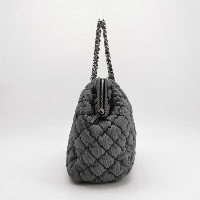 Sac à rabat matelassé à rayures Chanel Bubble Chain, cabas rouge/blanc