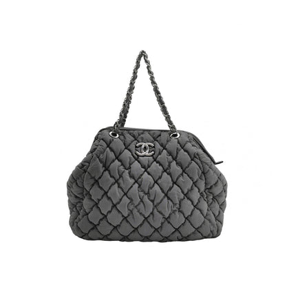 Sac à rabat matelassé à rayures Chanel Bubble Chain, cabas rouge/blanc
