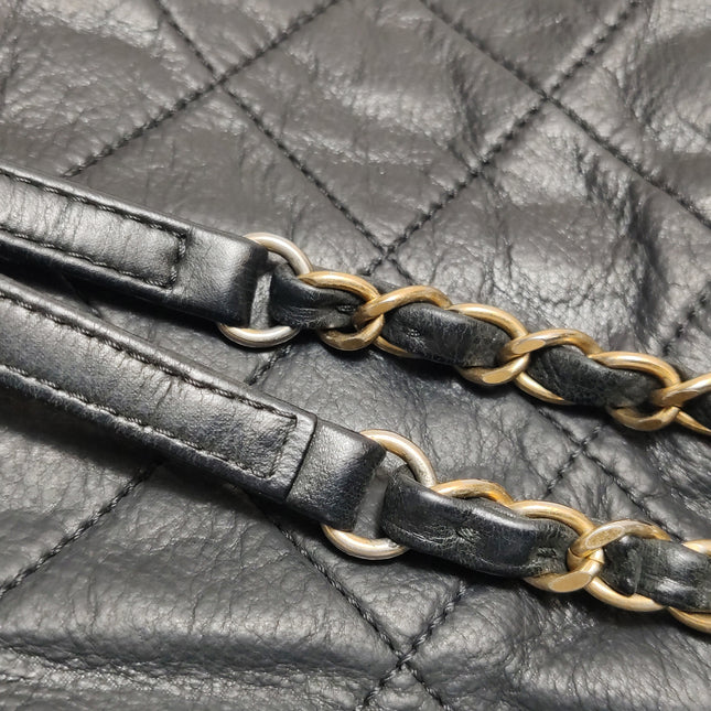 Chanel Chic Quilt Flap Large Black Leather Gold Hardware Shoulder Bag